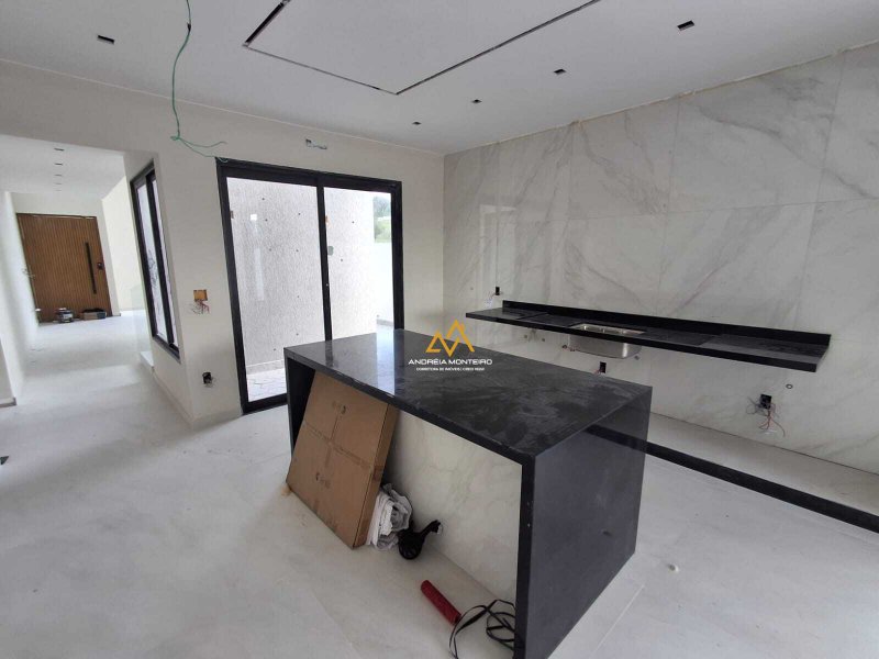 Casa com 3 dormitórios à venda, 256 m² por R$ 1.700.000,00 - Alphaville 2 - Maricá/RJ Rodovia Ernani Do Amaral Peixoto, Nº S/N - Km 15.5 Maricá - 