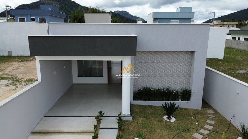 Casa com 3 dormitórios à venda, 130,m² por R$ 640.000 -Cond. Dom Village- Ubatiba - Maricá Rodovia. Vereador Oldemar Guedes Figueiredo Maricá - 