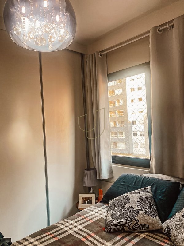 Apartamento com 3 Dormitórios no Condomínio Edifício Place Athenee Rua Benedito Osvaldo Lecques São José dos Campos - 