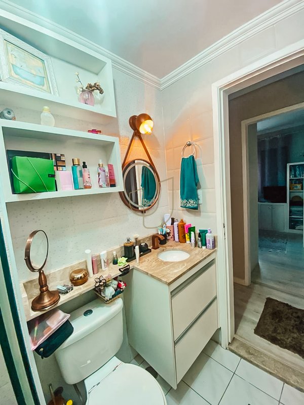 Apartamento com 3 Dormitórios no Condomínio Edifício Place Athenee Rua Benedito Osvaldo Lecques São José dos Campos - 