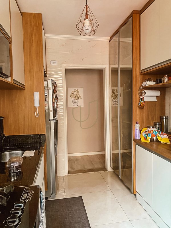 Apartamento com 3 Dormitórios no Condomínio Edifício Place Athenee Rua Benedito Osvaldo Lecques São José dos Campos - 