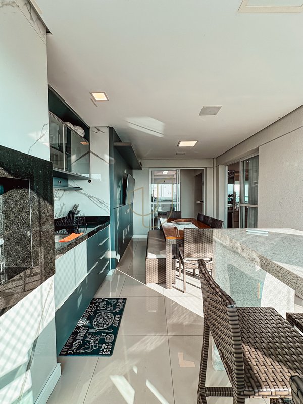 Apartamento com 4 Suítes no Helbor Belvedere Avenida São João São José dos Campos - 
