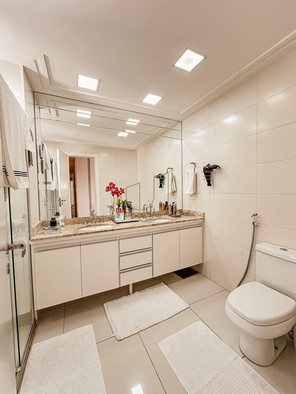 Apartamento com 4 Suítes no Helbor Belvedere Avenida São João São José dos Campos - 