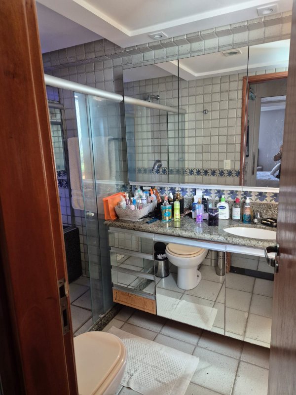 Apartamento à venda com 4 quartos sendo 4 suítes, 158m² área útil por R$ 1.700.000,00 Rua Tenente João Cícero Recife - 