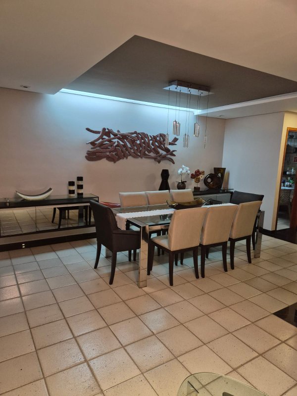 Apartamento à venda com 4 quartos sendo 4 suítes, 158m² área útil por R$ 1.700.000,00 Rua Tenente João Cícero Recife - 