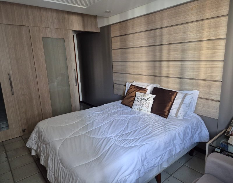 Apartamento à venda com 4 quartos sendo 4 suítes, 158m² área útil por R$ 1.700.000,00 Rua Tenente João Cícero Recife - 