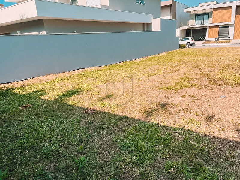 Terreno de 450 m² no Jardim do Golfe III Avenida Loth Bagunha Maldos São José dos Campos - 