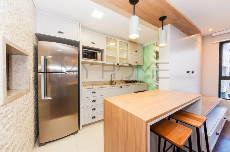 Apartamento á venda no Condomínio Barigui Woodland Rua Tobias de Macedo Júnior Curitiba - 