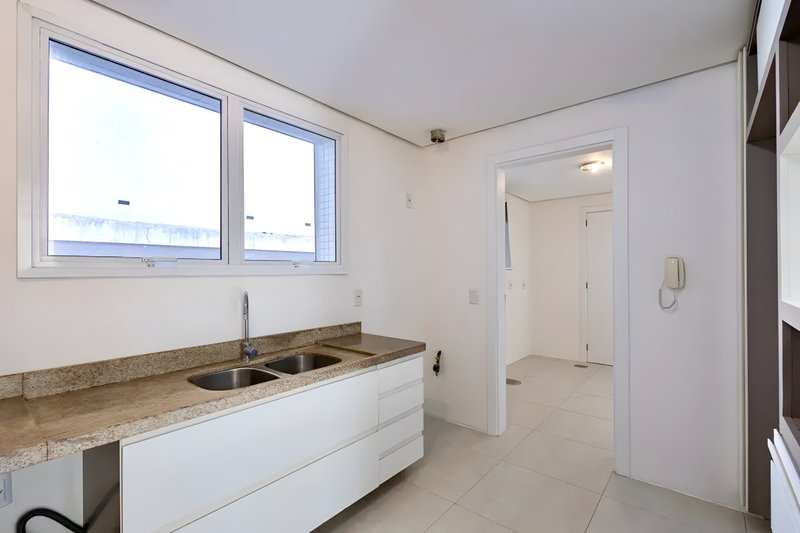 R$ 3.200.000 - PREMIUM - GARDEN - 305M2 - 3 SUÍTES - PISCINA - TERRAÇO - 4 VAGAS Avenida João Obino Porto Alegre - 