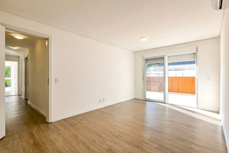 R$ 3.200.000 - PREMIUM - GARDEN - 305M2 - 3 SUÍTES - PISCINA - TERRAÇO - 4 VAGAS Avenida João Obino Porto Alegre - 