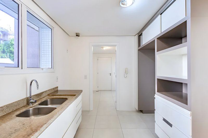 R$ 3.200.000 - PREMIUM - GARDEN - 305M2 - 3 SUÍTES - PISCINA - TERRAÇO - 4 VAGAS Avenida João Obino Porto Alegre - 