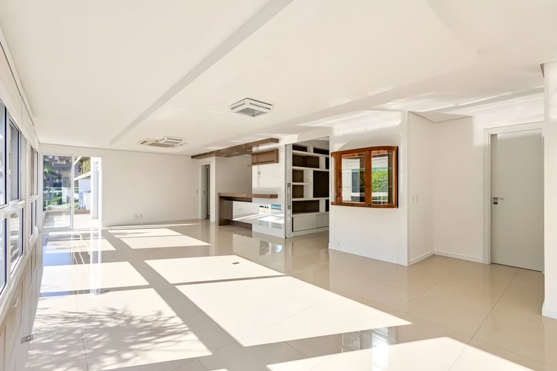 R$ 3.200.000 - PREMIUM - GARDEN - 305M2 - 3 SUÍTES - PISCINA - TERRAÇO - 4 VAGAS Avenida João Obino Porto Alegre - 