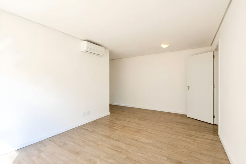 R$ 3.200.000 - PREMIUM - GARDEN - 305M2 - 3 SUÍTES - PISCINA - TERRAÇO - 4 VAGAS Avenida João Obino Porto Alegre - 