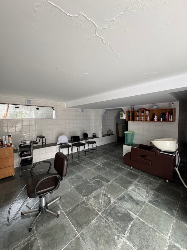 Casa de esquina no Parque dos Pássaros em SBC 450m2 - 03 dorms - 04 vagas  São Bernardo do Campo - 