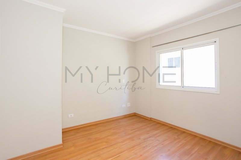 APARTAMENTO À VENDA NO PORTÃO - 2 QUARTOS - 1 SUÍTE - 1 VAGA Rua Capitão Tenente Maris de Barros Curitiba - 
