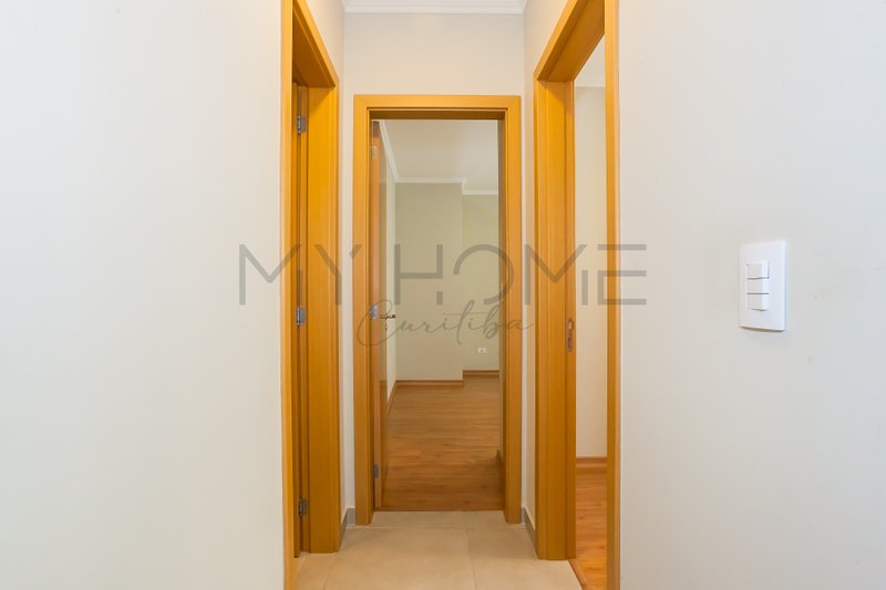 APARTAMENTO À VENDA NO PORTÃO - 2 QUARTOS - 1 SUÍTE - 1 VAGA Rua Capitão Tenente Maris de Barros Curitiba - 
