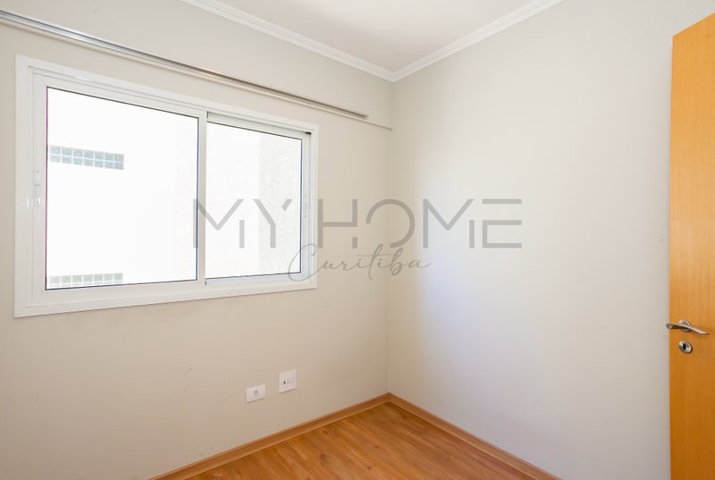 APARTAMENTO À VENDA NO PORTÃO - 2 QUARTOS - 1 SUÍTE - 1 VAGA Rua Capitão Tenente Maris de Barros Curitiba - 