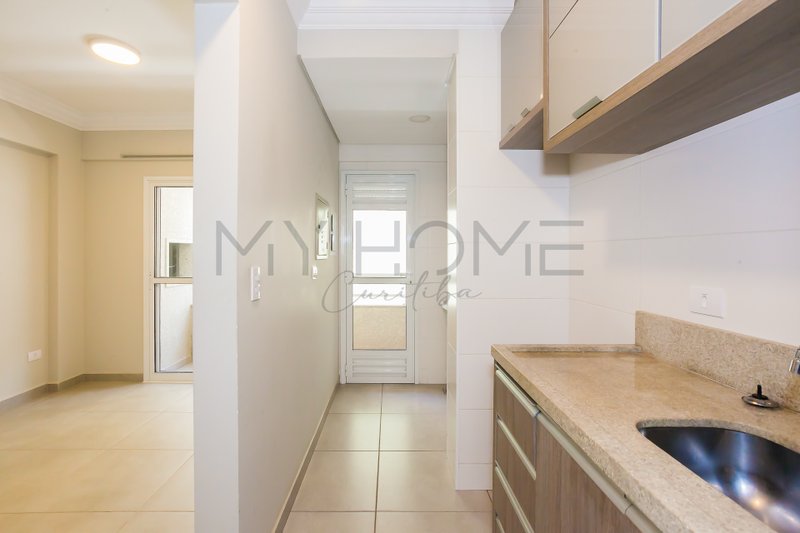 APARTAMENTO À VENDA NO PORTÃO - 2 QUARTOS - 1 SUÍTE - 1 VAGA Rua Capitão Tenente Maris de Barros Curitiba - 