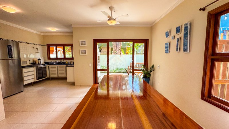 Casa em condomínio na Praia de Juquehy - LOCAÇÃO ANUAL OU DIÁRIA  São Sebastião - 