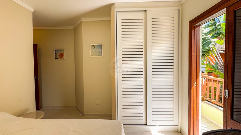 Casa em condomínio na Praia de Juquehy - LOCAÇÃO ANUAL OU DIÁRIA  São Sebastião - 