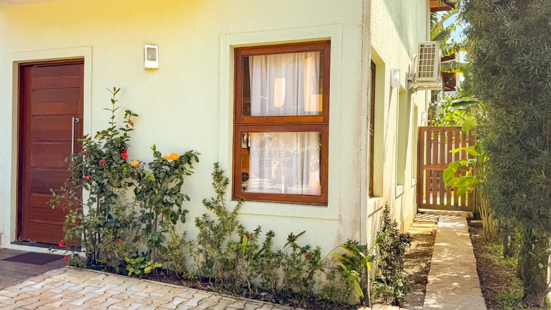 Casa em condomínio na Praia de Juquehy - LOCAÇÃO ANUAL OU DIÁRIA  São Sebastião - 