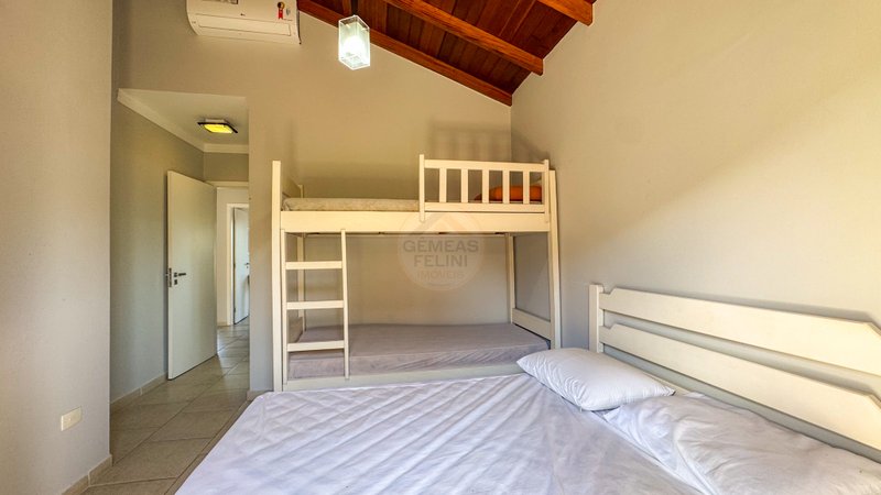 Casa em Condomínio na Praia de Juquehy - À VENDA Rua Claudio Izidoro do Espírito Santo São Sebastião - 
