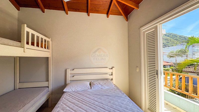 Casa em Condomínio na Praia de Juquehy - À VENDA Rua Claudio Izidoro do Espírito Santo São Sebastião - 
