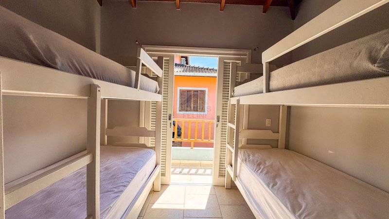 Casa em Condomínio na Praia de Juquehy - À VENDA Rua Claudio Izidoro do Espírito Santo São Sebastião - 