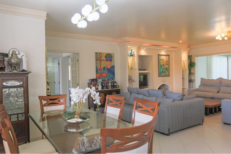 Casa à venda, 500m - 4 dorms. 2 suites - R$ 2.800.000 - Condomínio City Castelo - ITU Alameda das Andorinhas Itu - 