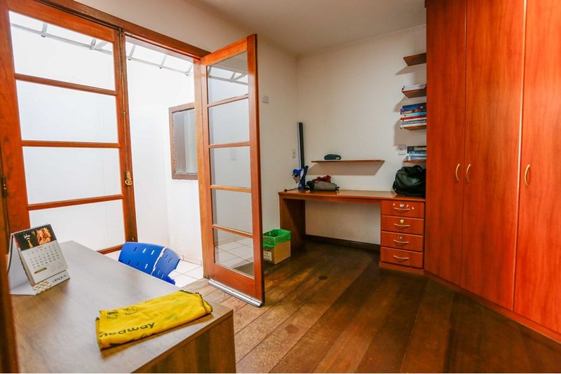 Casa à venda, 480m - R$ 1.650.000 - Pista de caminhada - Parque Campolim - Sorocaba - SP Rua Adoniran Barbosa Sorocaba - 