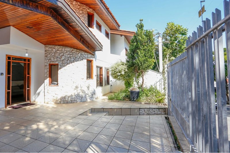 Casa à venda, 480m - R$ 1.650.000 - Pista de caminhada - Parque Campolim - Sorocaba - SP Rua Adoniran Barbosa Sorocaba - 