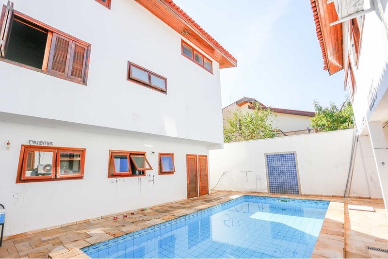 Casa à venda, 480m - R$ 1.650.000 - Pista de caminhada - Parque Campolim - Sorocaba - SP Rua Adoniran Barbosa Sorocaba - 