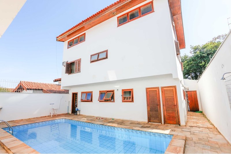 Casa à venda, 480m - R$ 1.650.000 - Pista de caminhada - Parque Campolim - Sorocaba - SP Rua Adoniran Barbosa Sorocaba - 