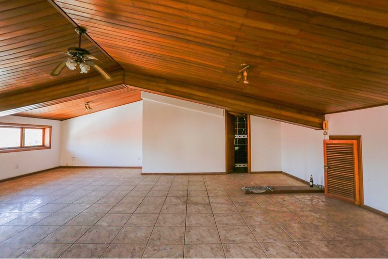 Casa à venda, 480m - R$ 1.650.000 - Pista de caminhada - Parque Campolim - Sorocaba - SP Rua Adoniran Barbosa Sorocaba - 