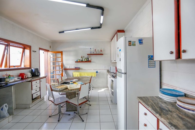 Casa à venda, 480m - R$ 1.650.000 - Pista de caminhada - Parque Campolim - Sorocaba - SP Rua Adoniran Barbosa Sorocaba - 