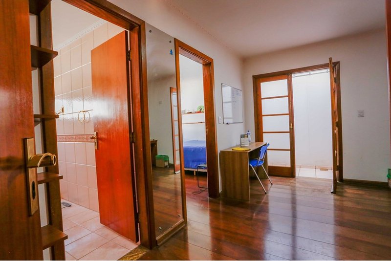 Casa à venda, 480m - R$ 1.650.000 - Pista de caminhada - Parque Campolim - Sorocaba - SP Rua Adoniran Barbosa Sorocaba - 