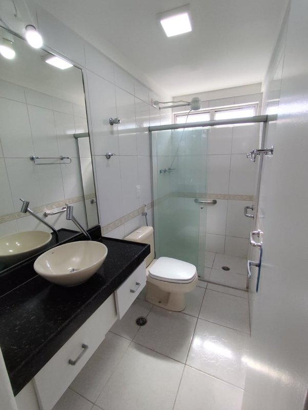 3 quartos (1 suíte) 108m². Nascente. Dependência completa. 01 vaga de garagem Rua Tenente João Cícero Recife - 