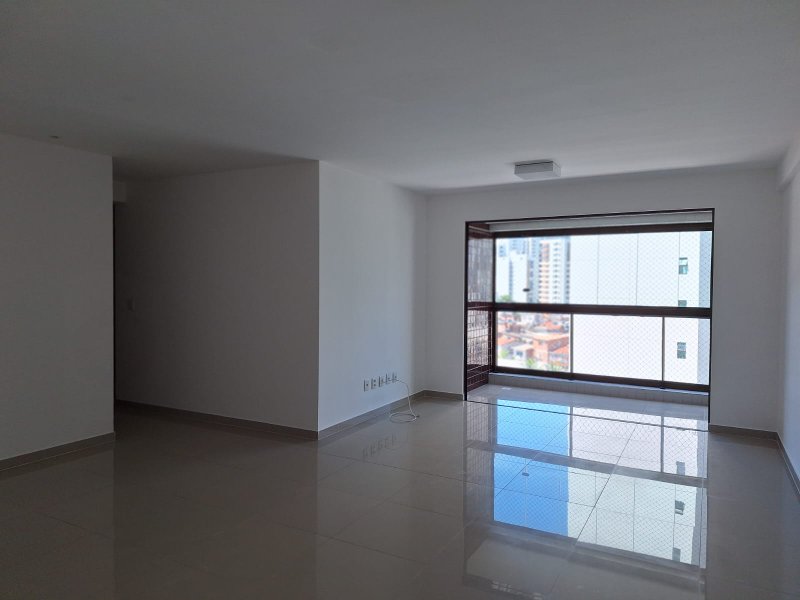 Apartamento à venda com 4 quartos sendo 2 suítes, 138m² área útil por R$ 1.410.000,00 Rua Luiz de Faria Barbosa Recife - 