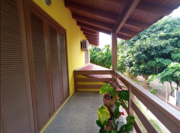 Casa no Parque Santa Fé com 4 dormitórios R. Lola de Oliveira Porto Alegre - 