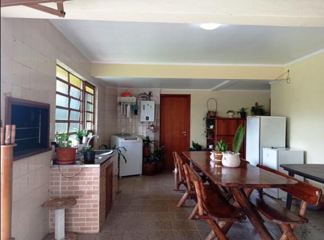Casa no Parque Santa Fé com 4 dormitórios R. Lola de Oliveira Porto Alegre - 