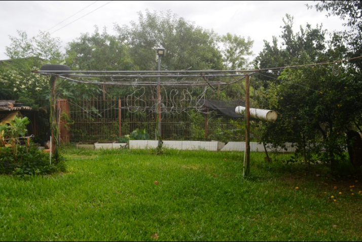 Casa no Parque Santa Fé com 4 dormitórios R. Lola de Oliveira Porto Alegre - 