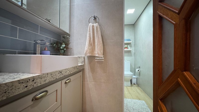Casa térrea 2 dormitórios + 2 vagas de garagem  Guarulhos - 