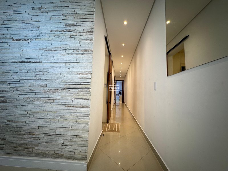 Casa térrea 2 dormitórios + 2 vagas de garagem  Guarulhos - 