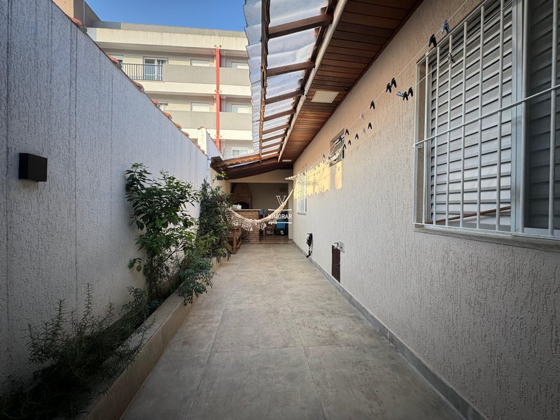 Casa térrea 2 dormitórios + 2 vagas de garagem  Guarulhos - 