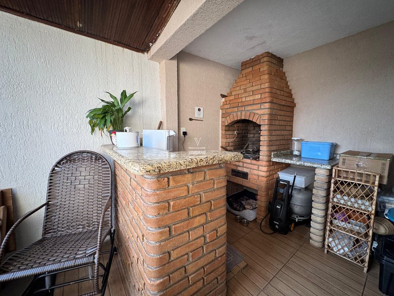 Casa térrea 2 dormitórios + 2 vagas de garagem  Guarulhos - 