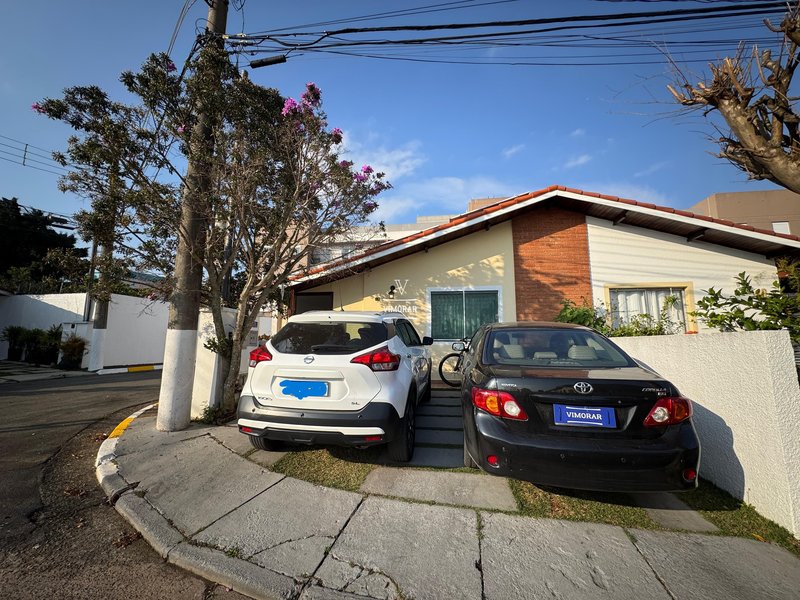 Casa térrea 2 dormitórios + 2 vagas de garagem  Guarulhos - 
