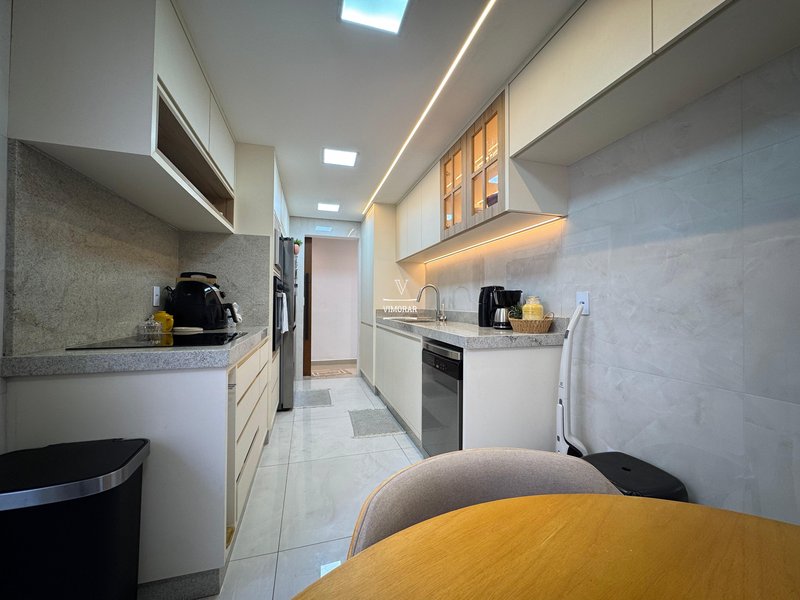 Casa térrea 2 dormitórios + 2 vagas de garagem  Guarulhos - 