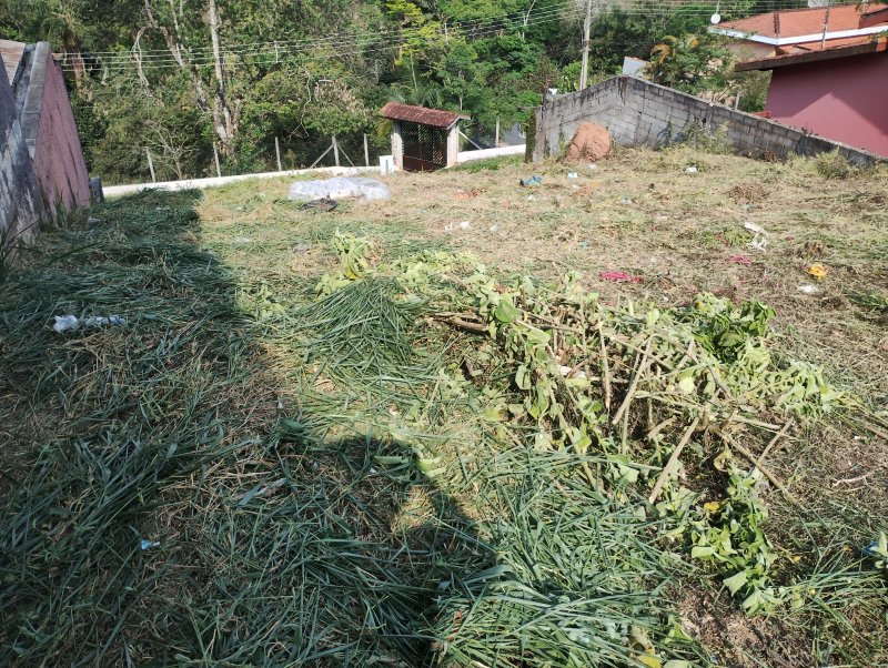 Terreno com boa topografia à venda no Jardim Rosa Helena  Igaratá - 