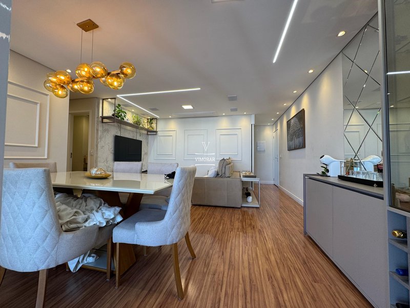 Apartamento 3 dormitórios sendo 1 suíte + 2 vagas de garagem  Guarulhos - 