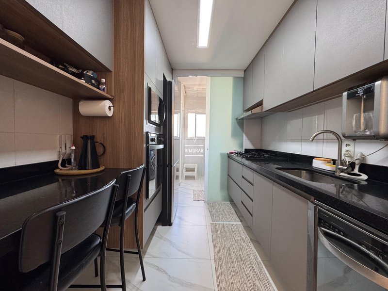 Apartamento 3 dormitórios sendo 1 suíte + 2 vagas de garagem  Guarulhos - 